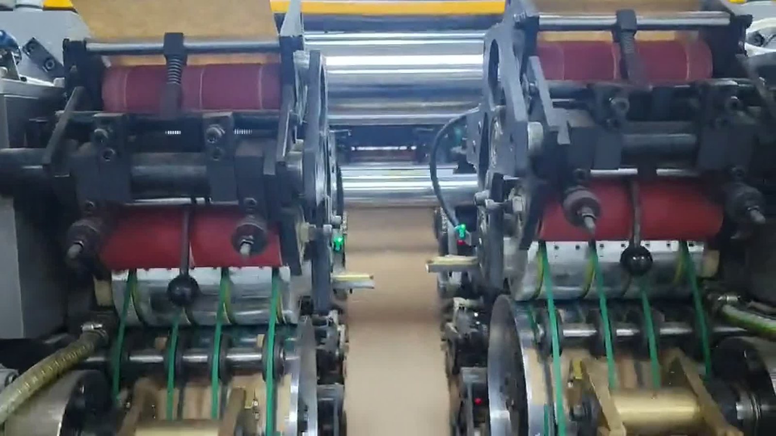 Paper packaging production equipment at Qingdao Yutongyuan Packaging