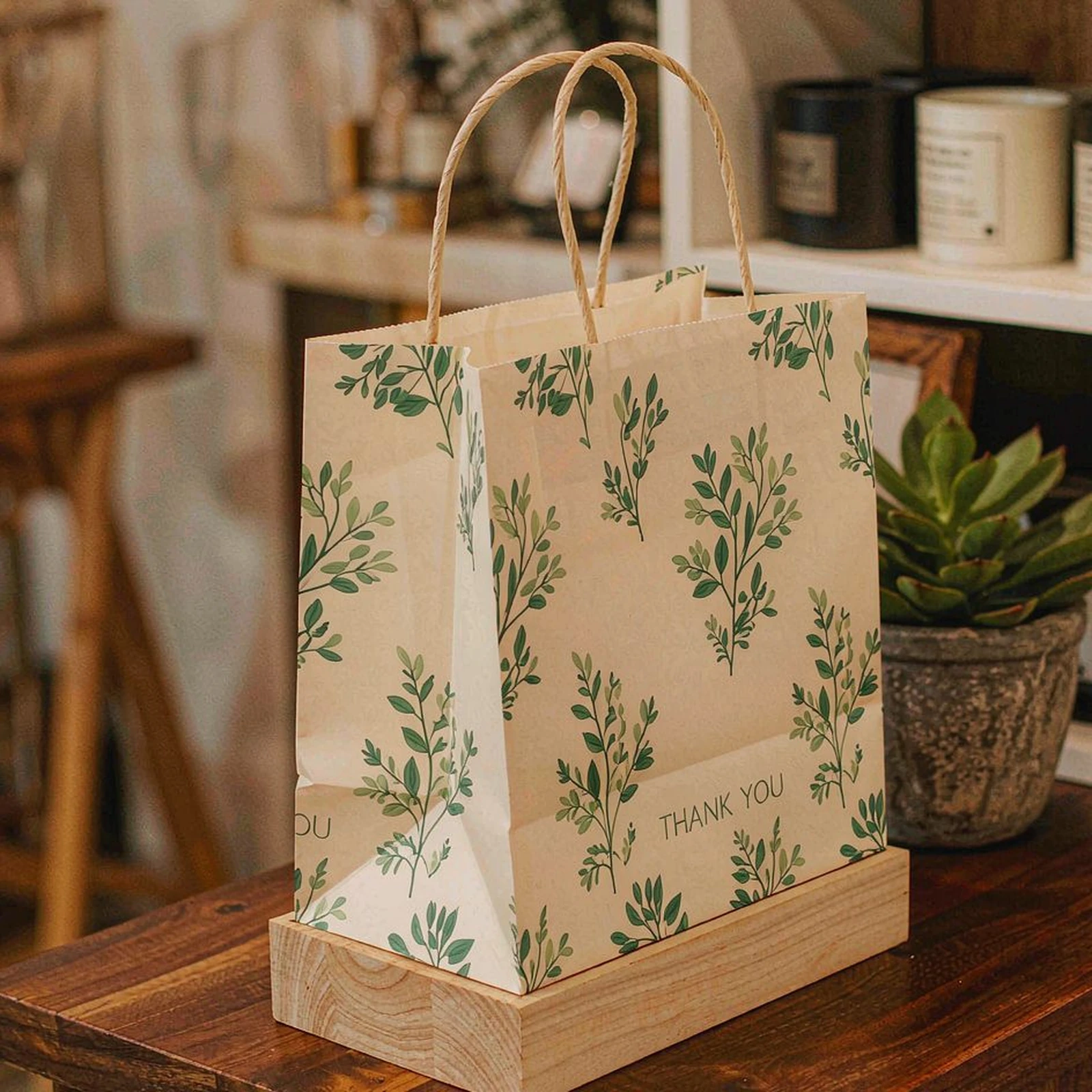 Thick-bottom gift bag